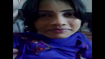 Pakistani Whore f. to Show Boobs on Camera