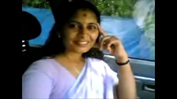 VID-20070525-PV0001-Kerala Kadakavur (IK) Malayalam 38 yrs old married housewife aunty showing her boobs to her i. lover in car sex porn video
