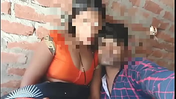 Makan Malik Ke Bete ke sath Sex Karwati Hui Indian Desi Bhabhi Sex Video
